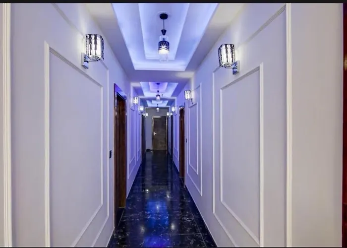 Oyo Hotel Luxury Retreat